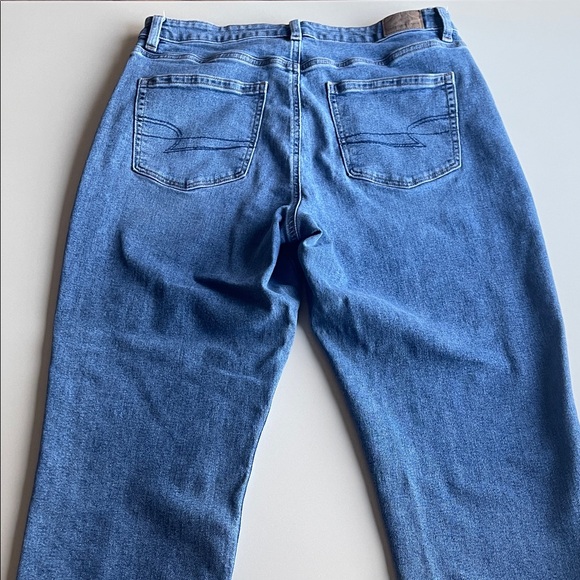American Eagle Outfitters Stretch Mom Jean Size 12 Short - Picture 10 of 16